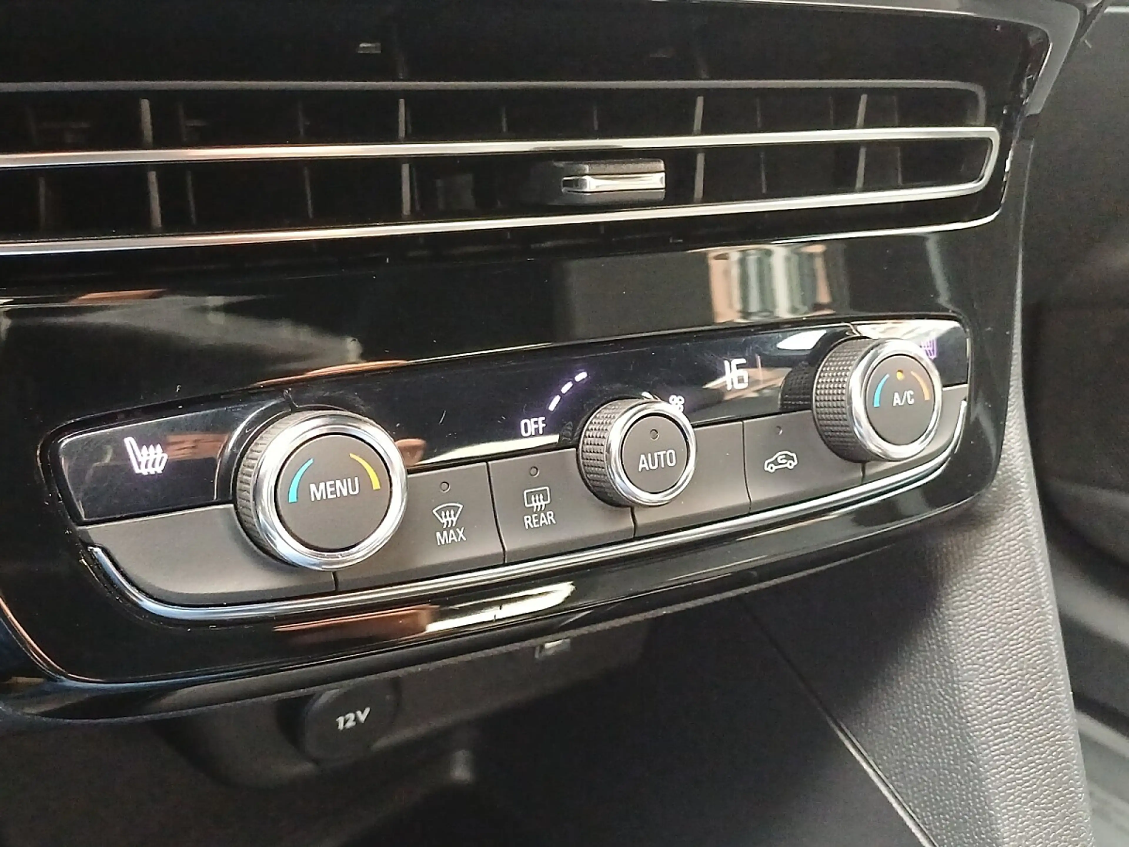 Opel Mokka-E Mokka-e Elektromotor 50kWh Euro6d -3Phasig 100 ... — photo 12