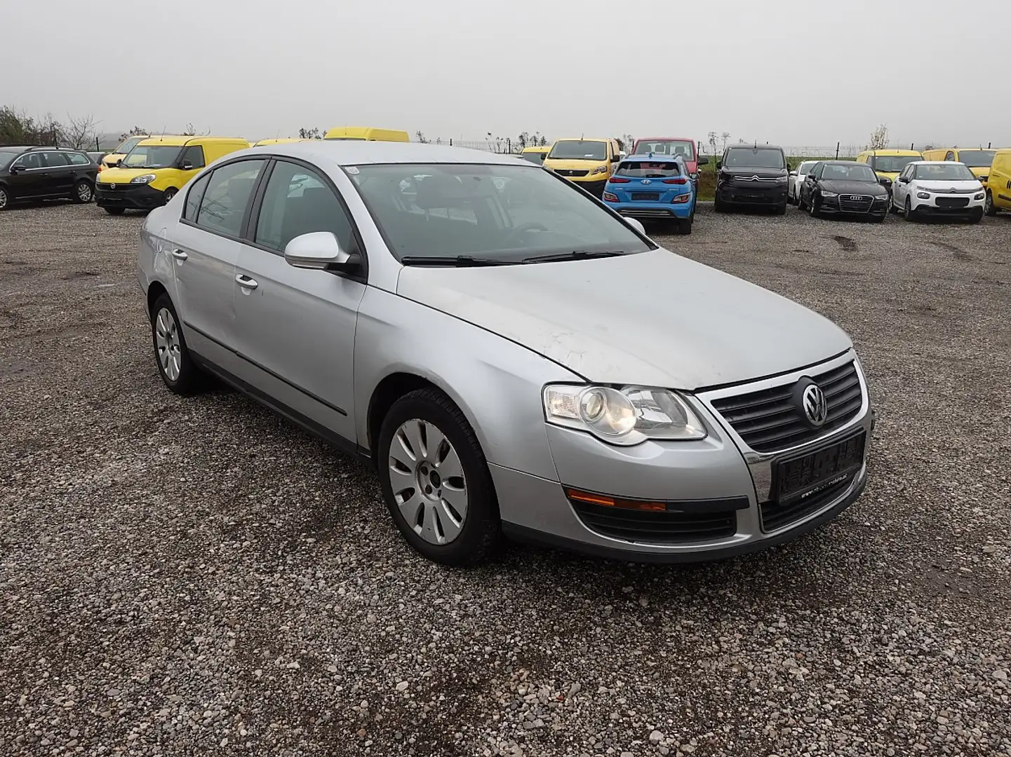 Volkswagen Passat 1,9 TDI Grau - 1