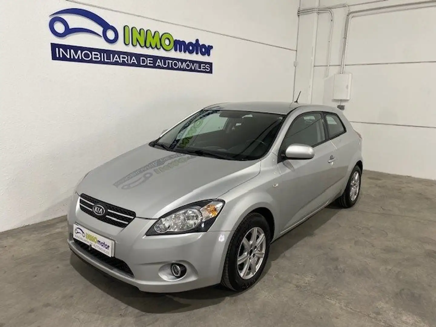 Kia ProCeed / pro_cee'd 1.6 CRDi 90cv Concept Gris - 1