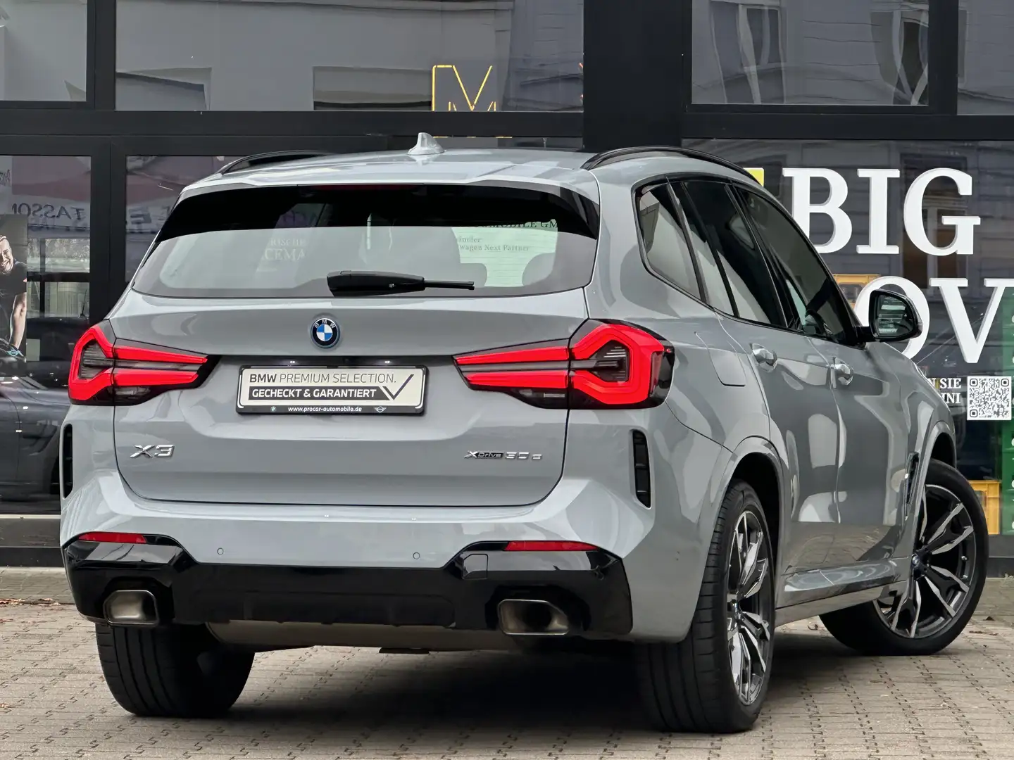BMW X3 xDrive30e M Sport LED DA PA RFK Pano HuD 20"LM Grau - 2