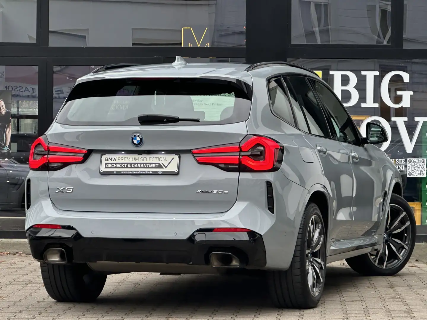 BMW X3 xDrive30e M Sport LED DA PA RFK Pano HuD 20"LM Grau - 2