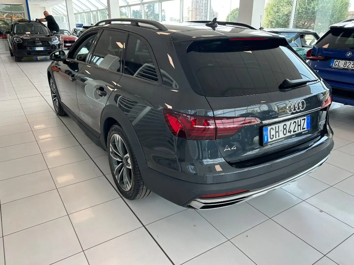Audi A4 allroad 40 TDI 204 CV S tronic Business Evolution Grigio - 2