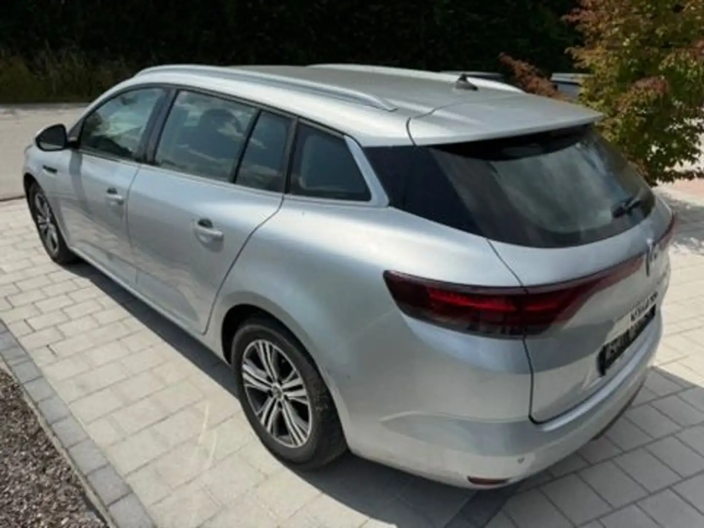 Renault Megane IV Grandtour Equilibre 115, Automatik Argent - 2