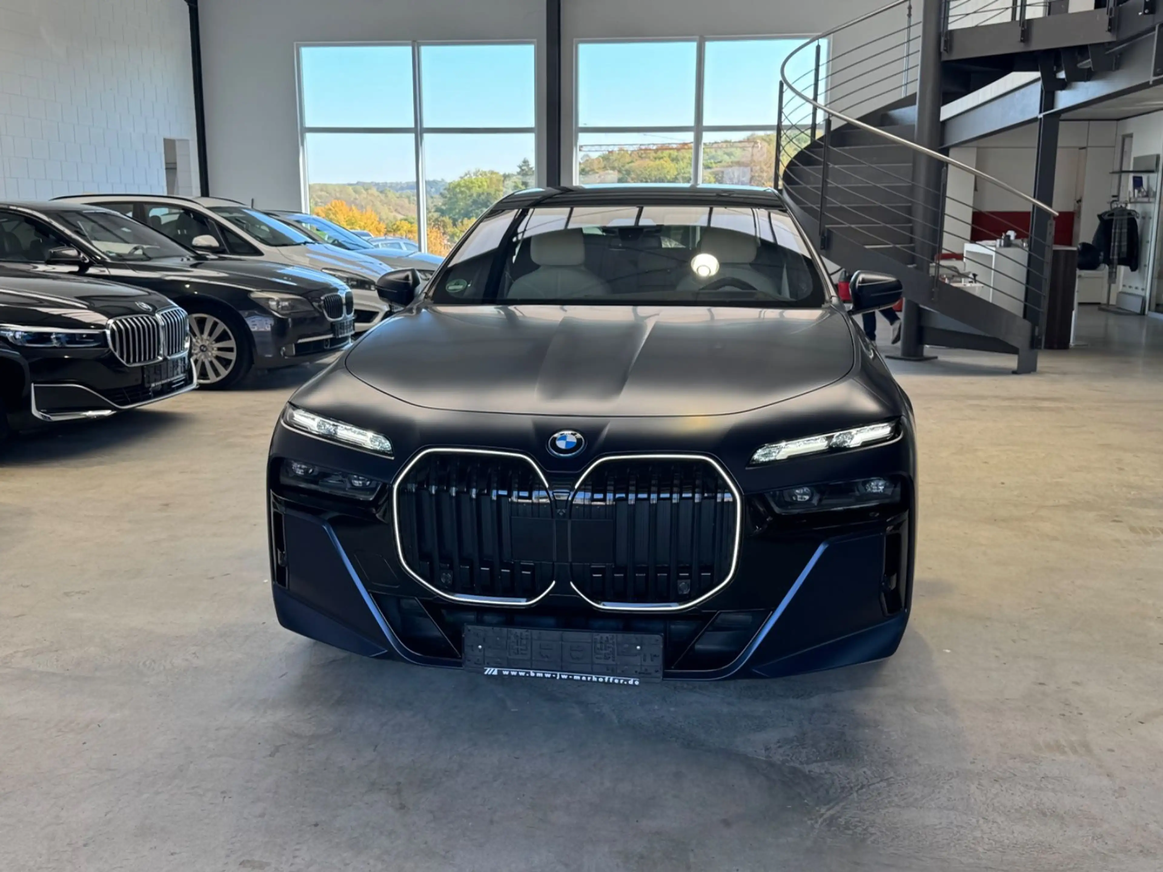 BMW 750 e xDrive MSportPro Individual TV+B&W +Lounge — photo 3