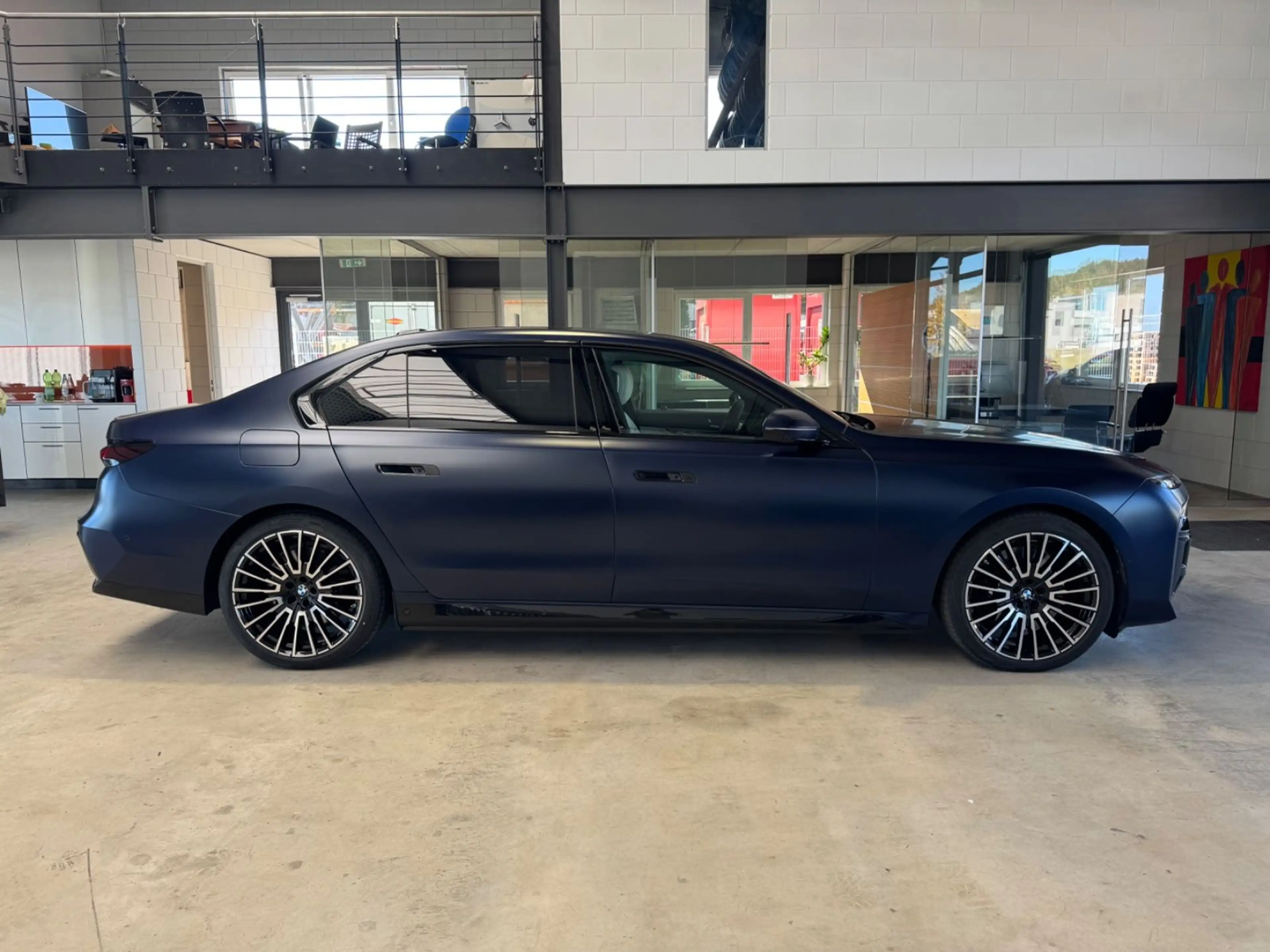 BMW 750 e xDrive MSportPro Individual TV+B&W +Lounge — photo 9