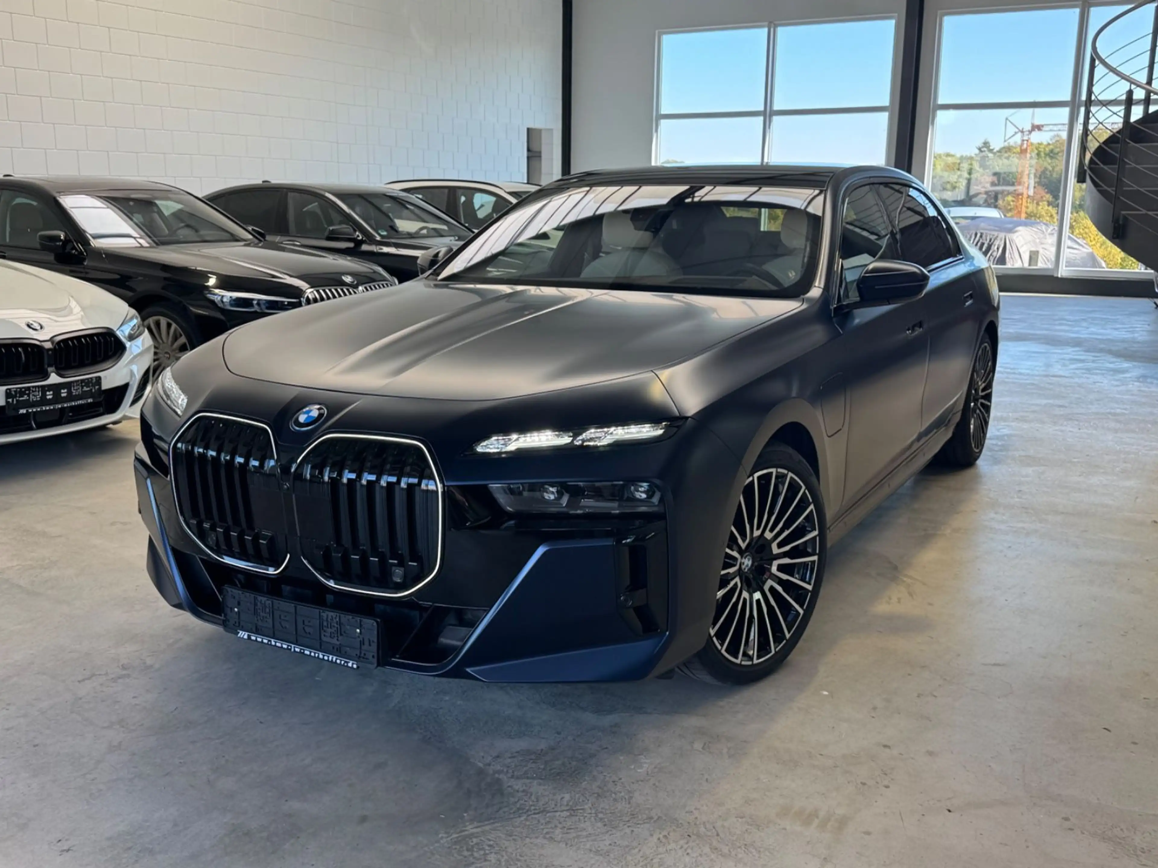 BMW 750 e xDrive MSportPro Individual TV+B&W +Lounge — photo 2