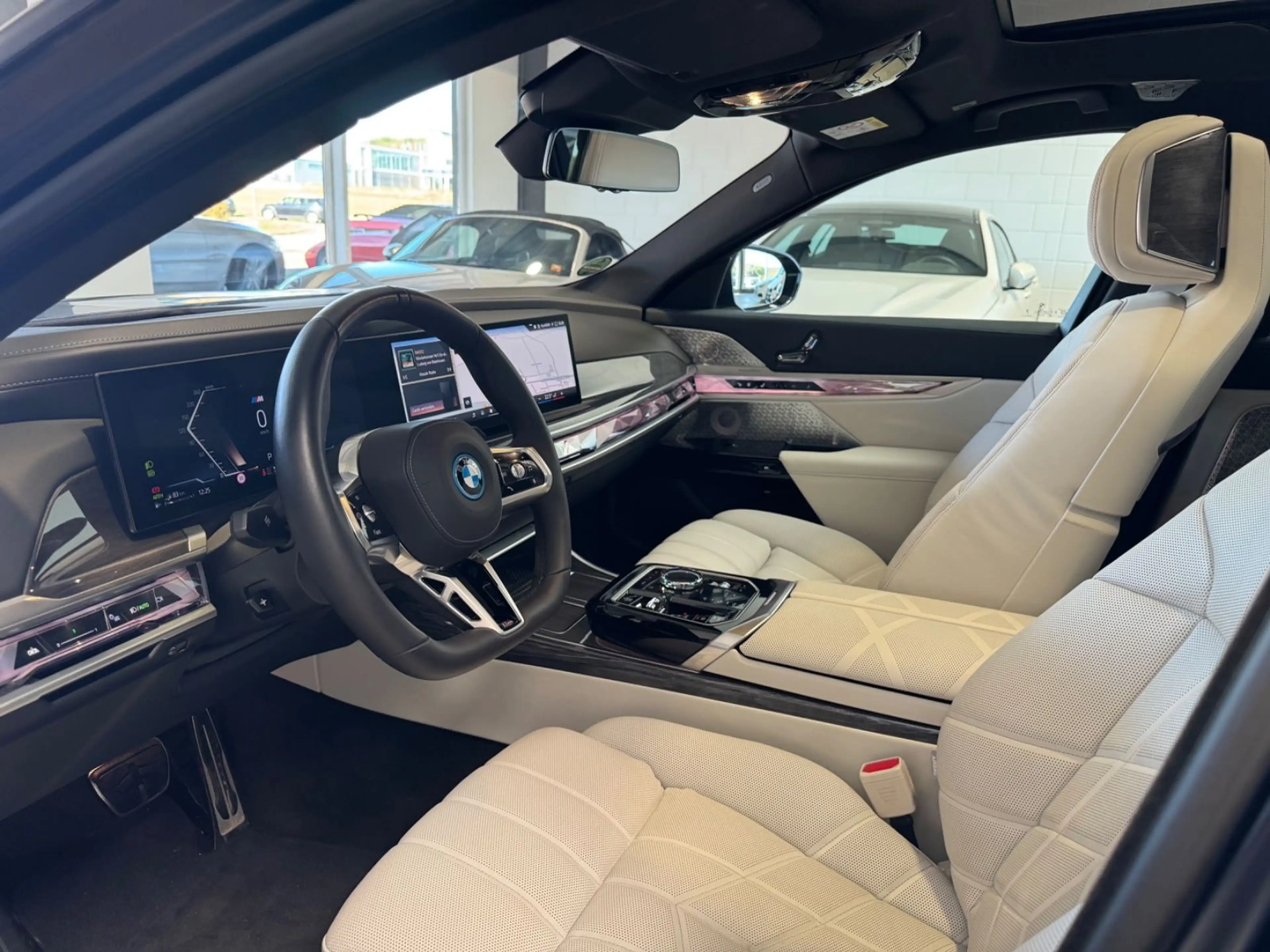 BMW 750 e xDrive MSportPro Individual TV+B&W +Lounge — photo 15