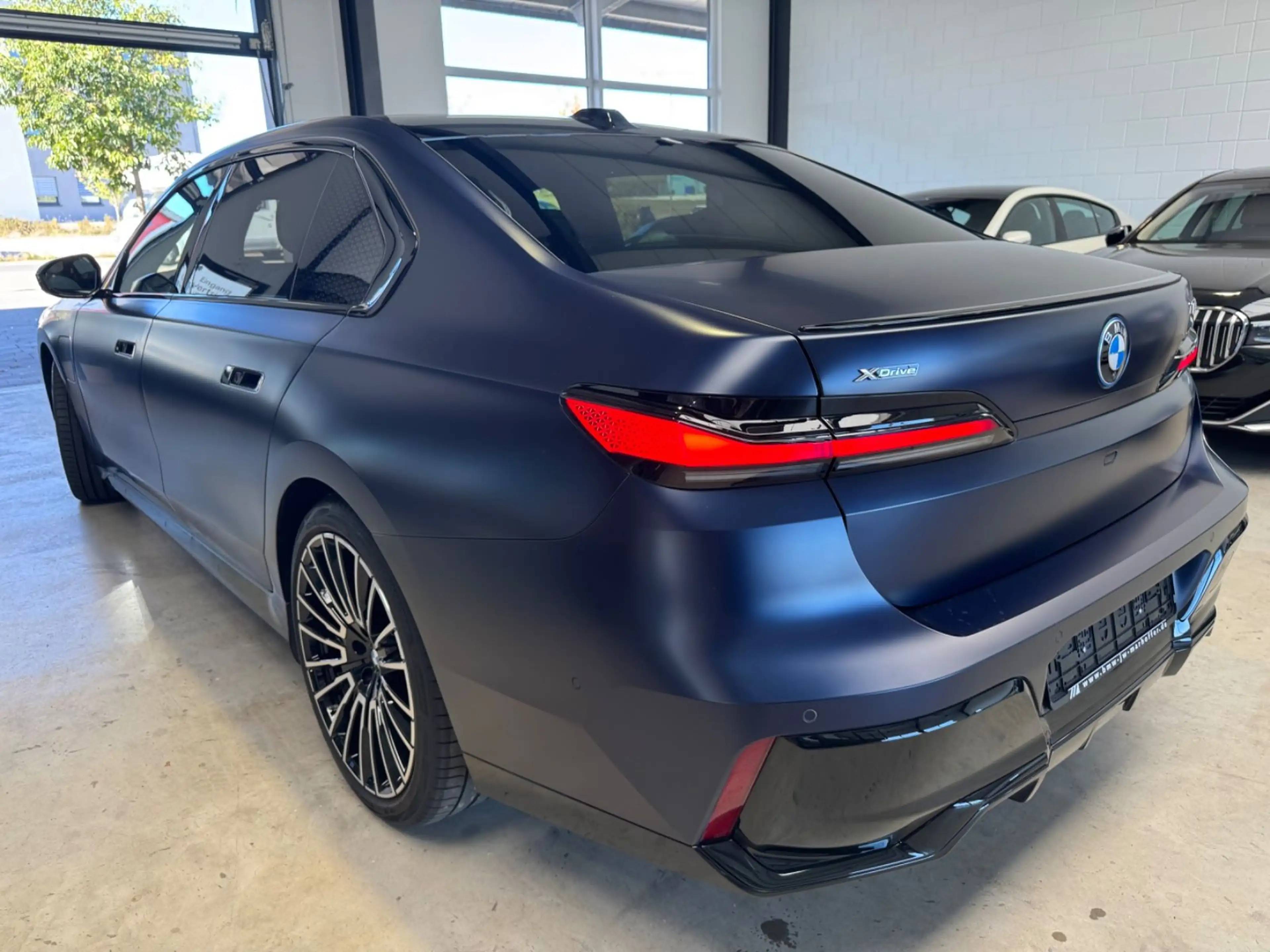 BMW 750 e xDrive MSportPro Individual TV+B&W +Lounge — photo 5