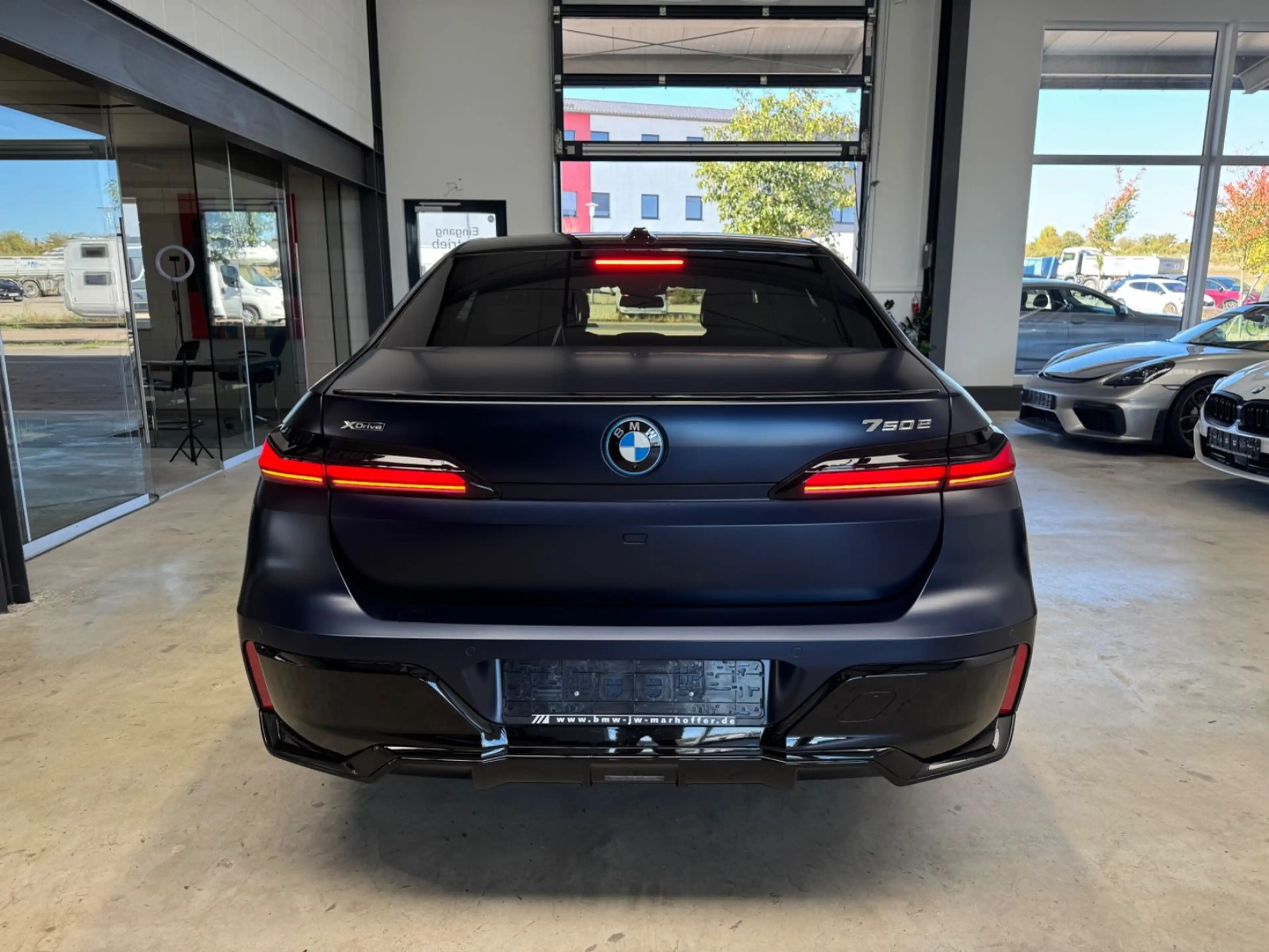 BMW 750 e xDrive MSportPro Individual TV+B&W +Lounge — photo 6