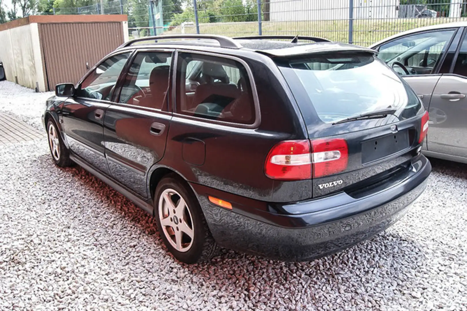 Volvo V40 1.8i KLIMA XENONLICHT 2.HAND GEPFLEGT Noir - 2