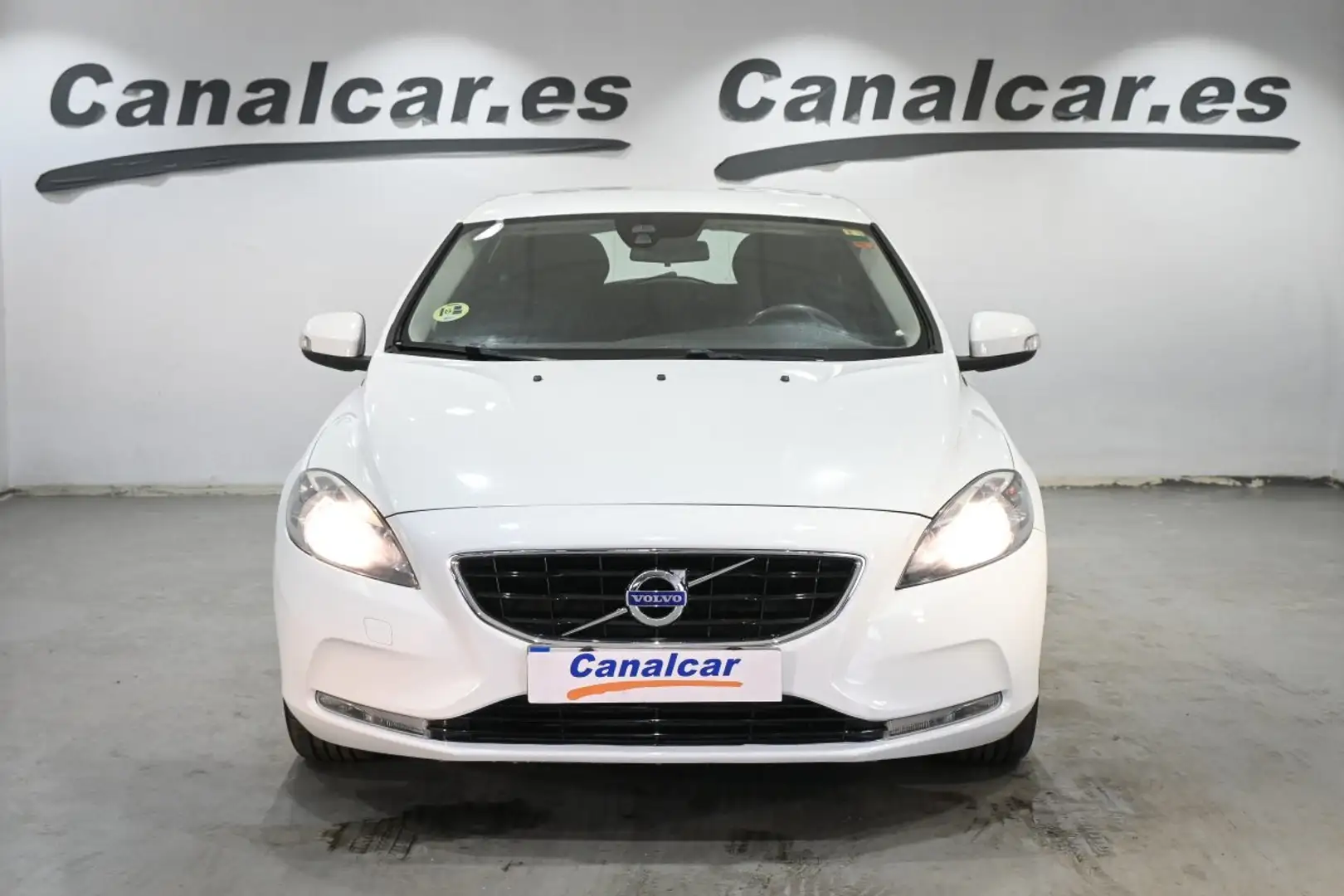 Volvo V40 D2 Kinetic 115 Blanco - 2