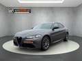 Alfa Romeo Giulia Super 2,2 150 AT RWD Schwarz - thumbnail 1