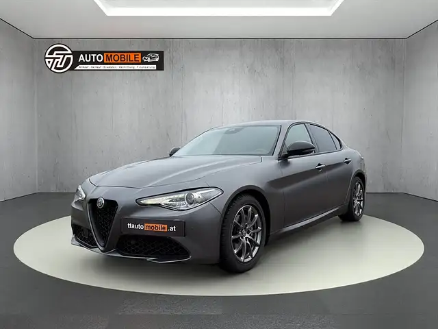 Alfa Romeo Giulia Super 2,2 150 AT RWD