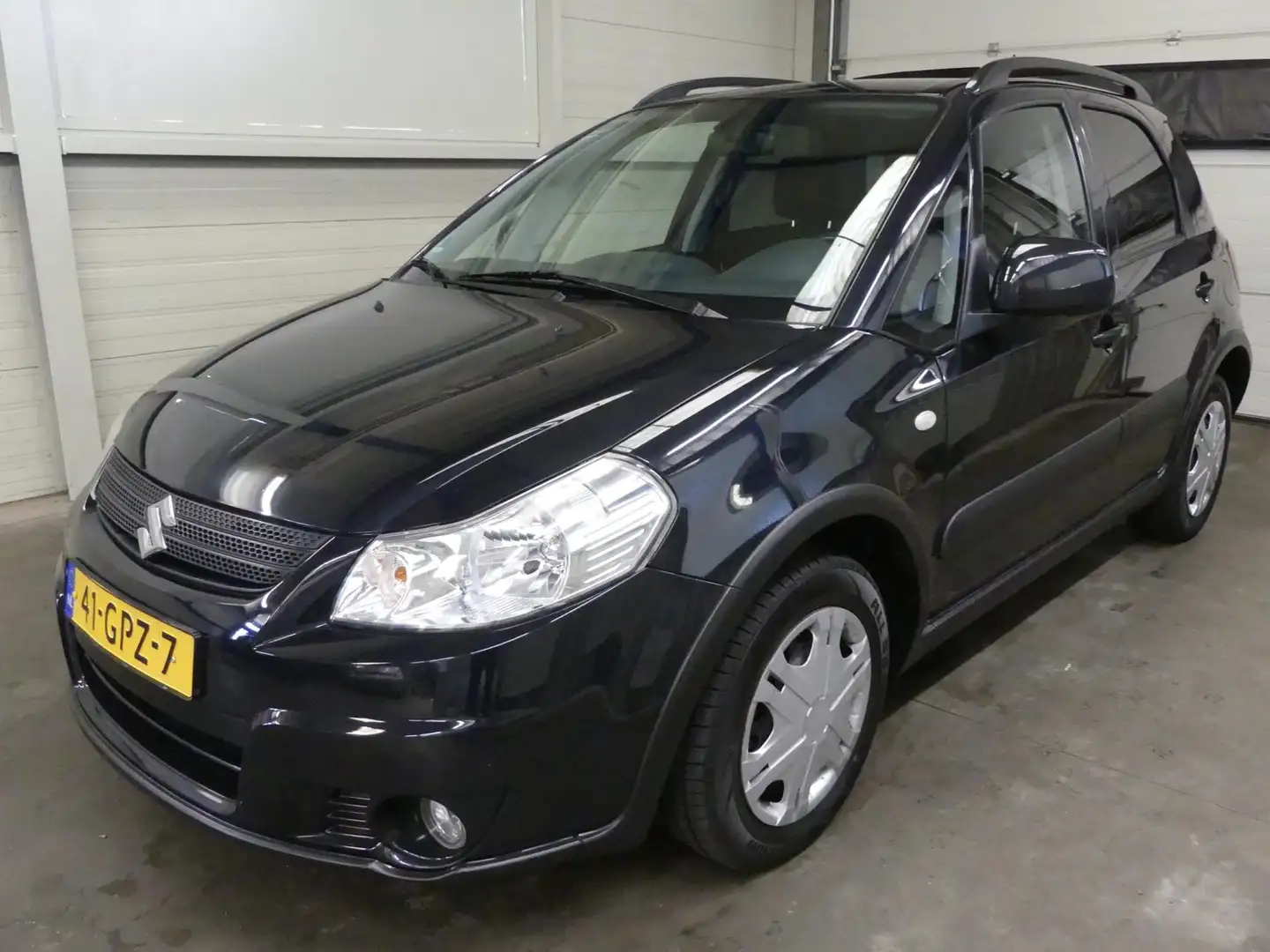 Suzuki SX4 1.6 Shogun - Airco - Trekhaak - Nette auto! Black - 1