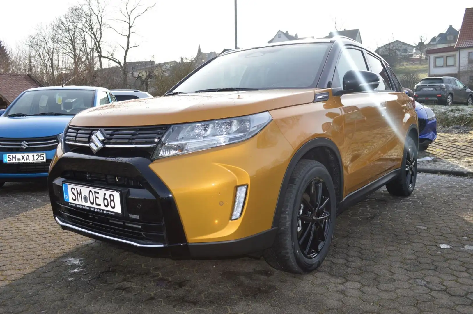 Suzuki Vitara 1.5 DUALJET Hybrid Comfort+ AGS Allgrip Jaune - 1