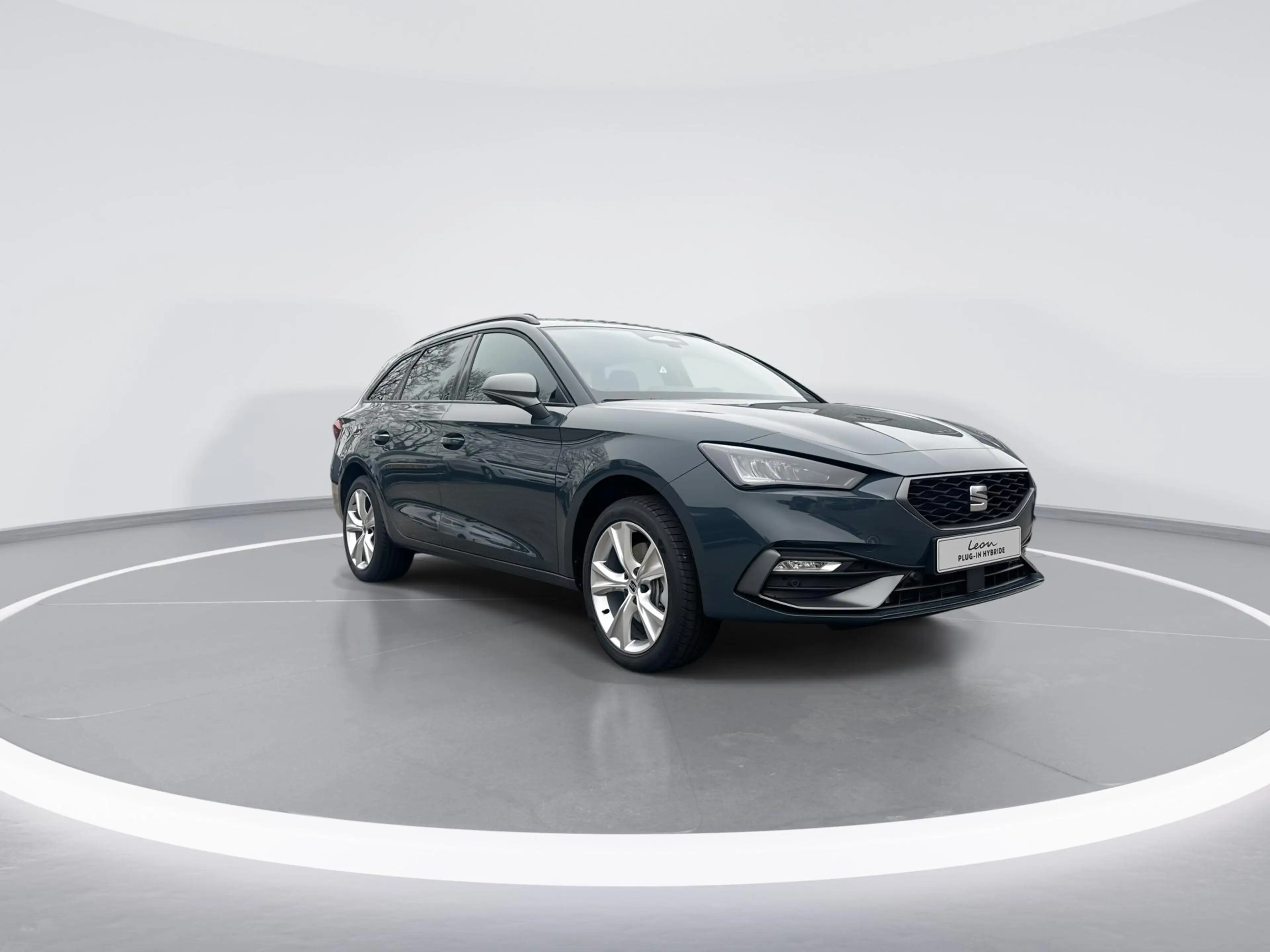 SEAT Leon e-Hybrid Sportstourer FR Business 1.5 TSI eHybrid 150 kW / — photo 7