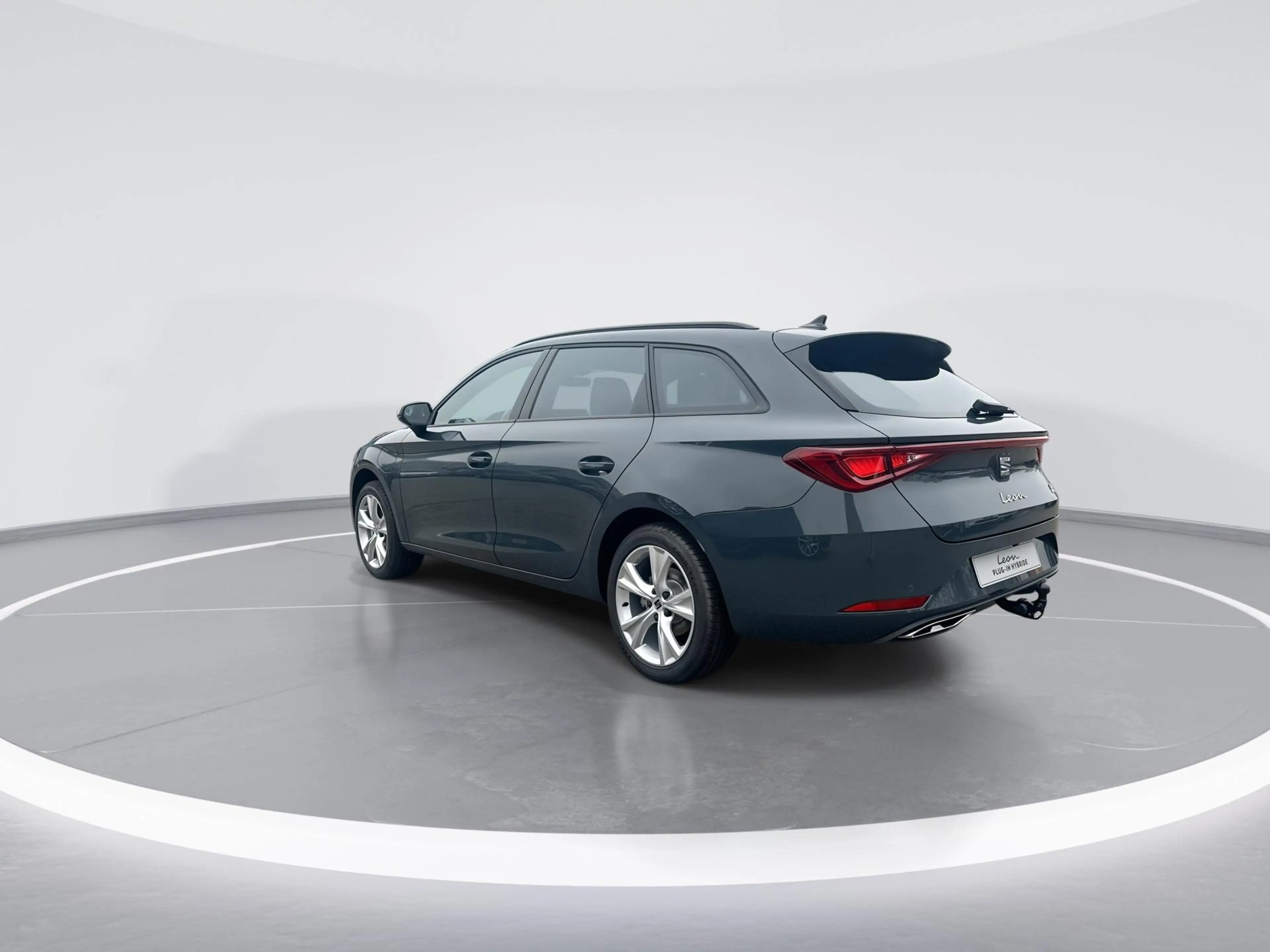 SEAT Leon e-Hybrid Sportstourer FR Business 1.5 TSI eHybrid 150 kW / — photo 3