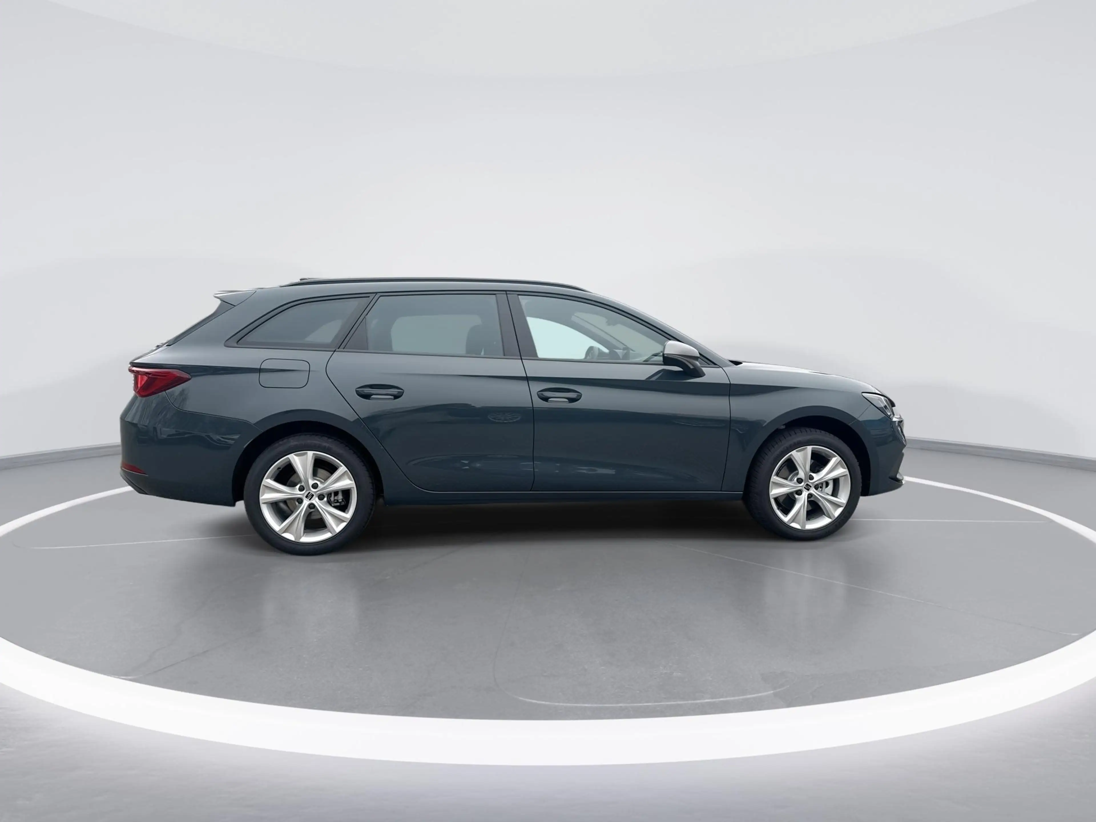 SEAT Leon e-Hybrid Sportstourer FR Business 1.5 TSI eHybrid 150 kW / — photo 6