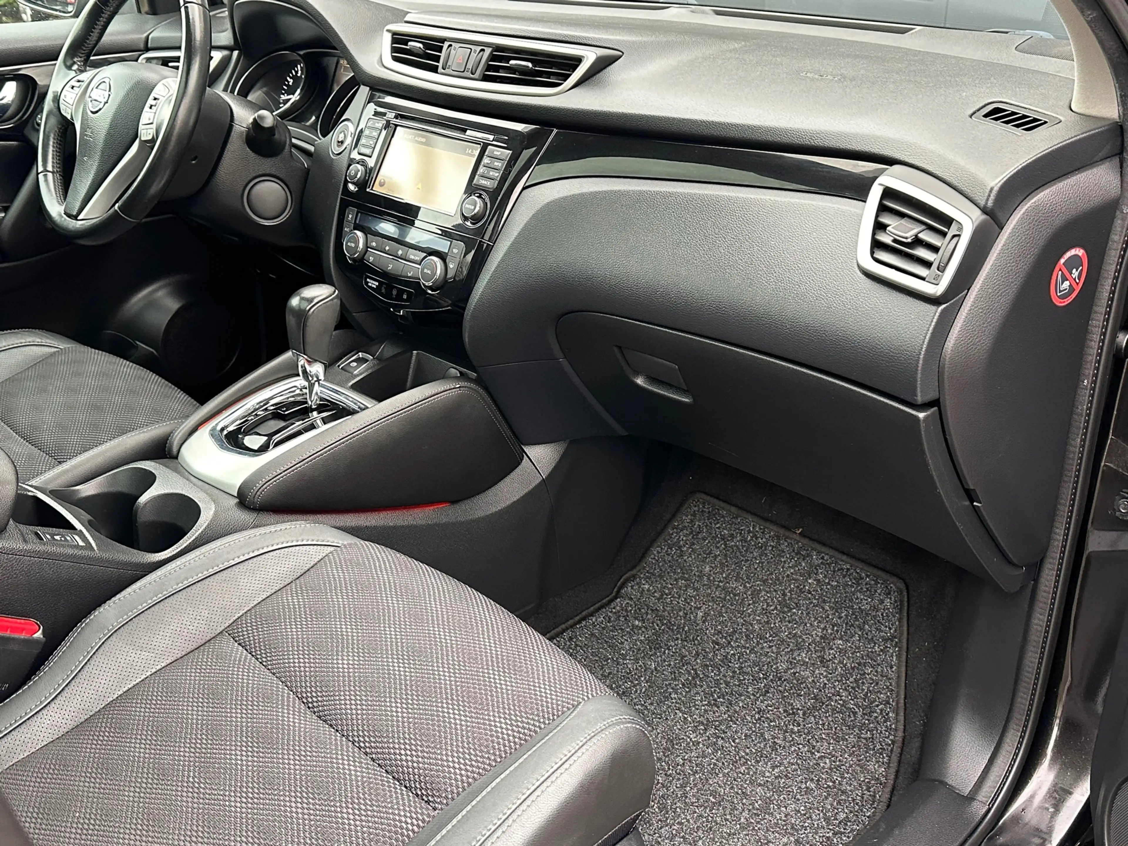 Nissan Qashqai 1.2 Tekna — photo 14
