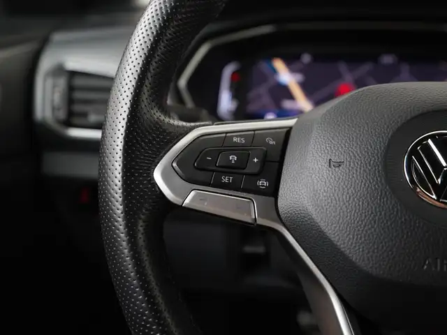 Volkswagen T-Cross view 8