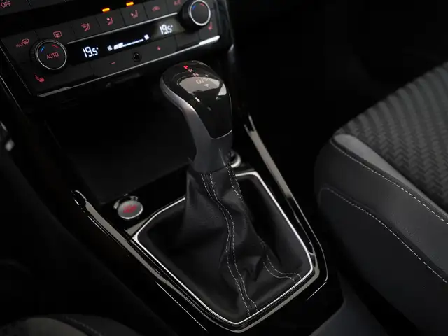 Volkswagen T-Cross view 11