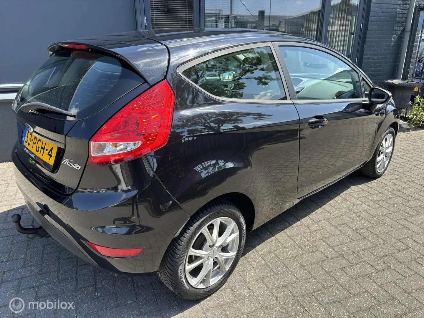Ford Fiesta 1.4i Trend Automaat Airco CV LMV AUX 3 drs Negro - 2