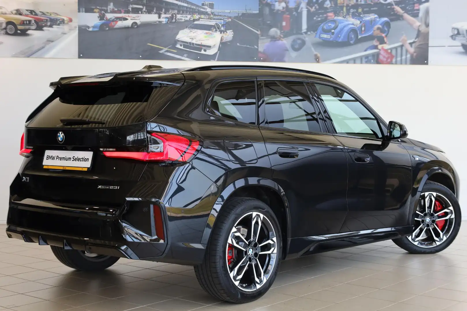 BMW X1 xDrive23i | M Sportpakket Pro | Premium Pack | Tra Zwart - 2