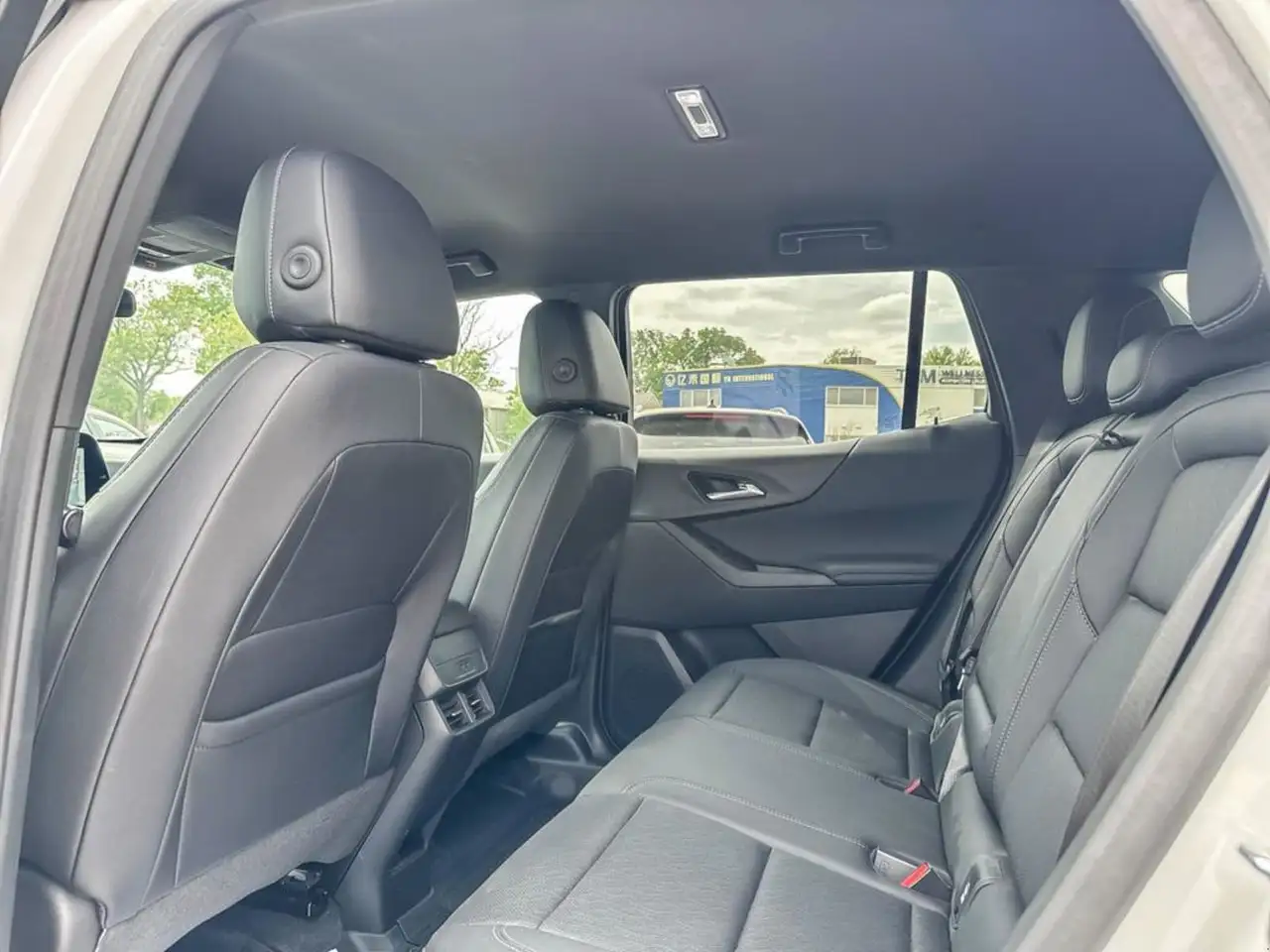 Chevrolet Equinox снимка Chevrolet Equinox