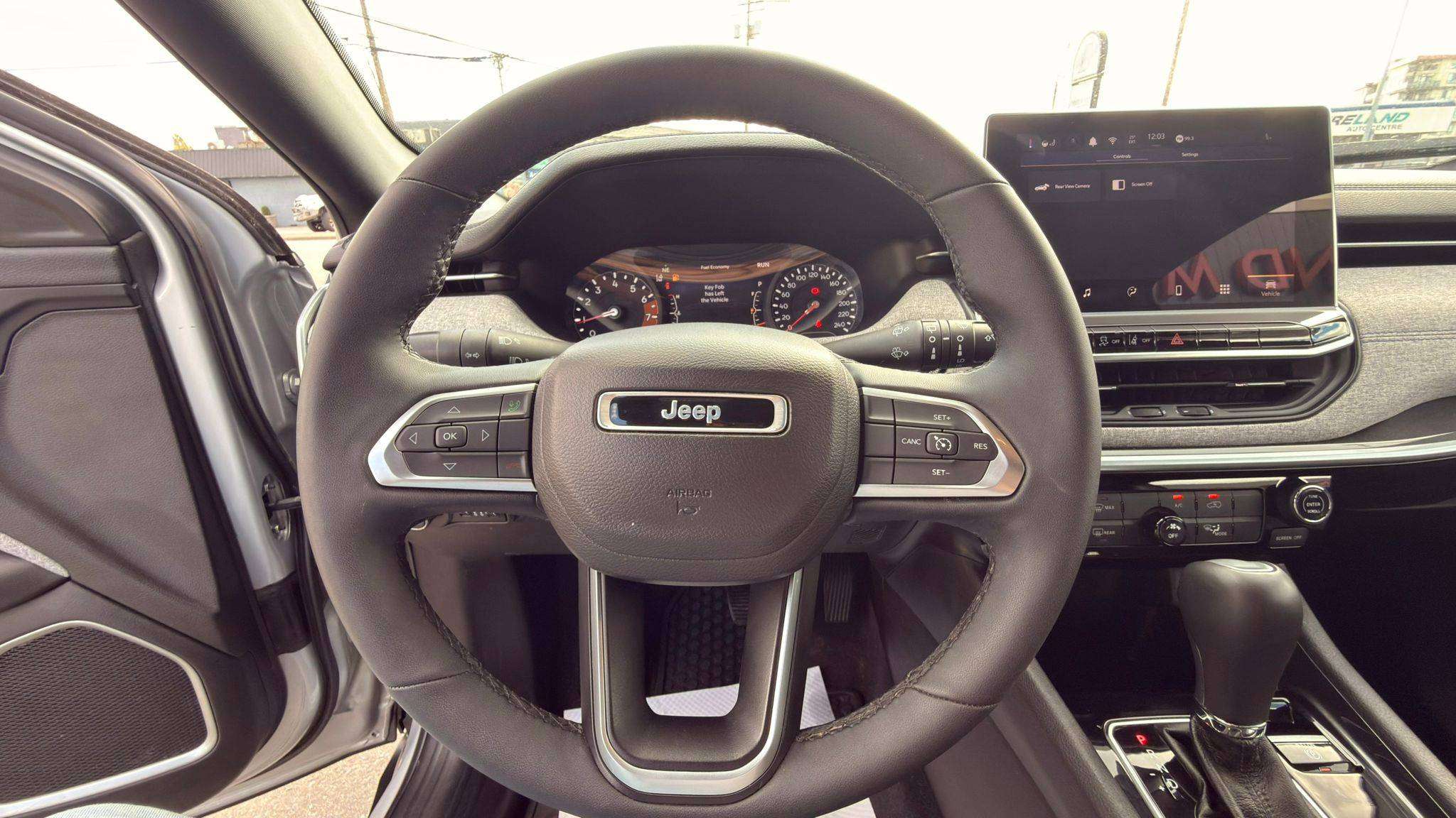 2024 Jeep Compass — view 11