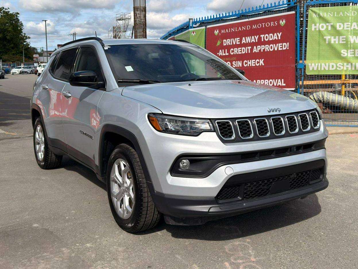 2024 Jeep Compass — view 3
