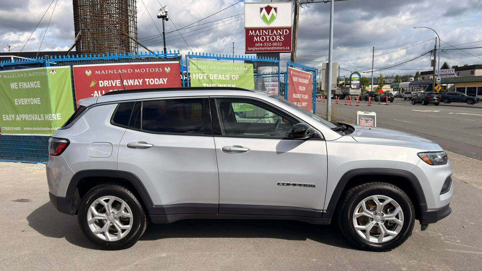 2024 Jeep Compass — view 4