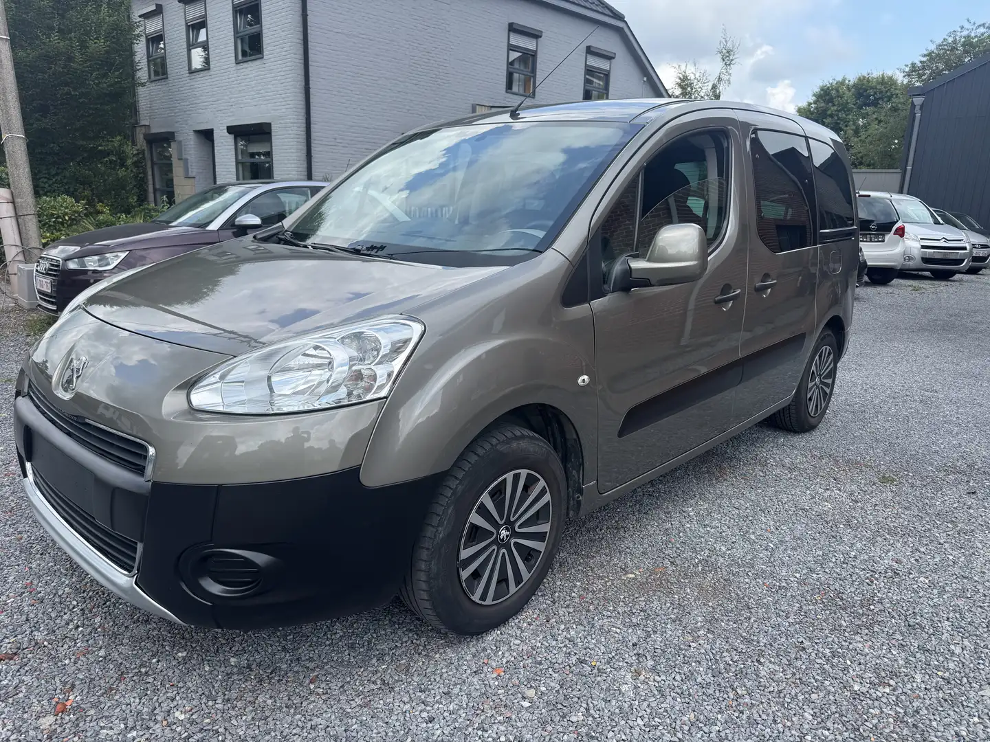 Peugeot Partner 1.6 Benzine,Airco,1e eigenaar,.... Bej - 1