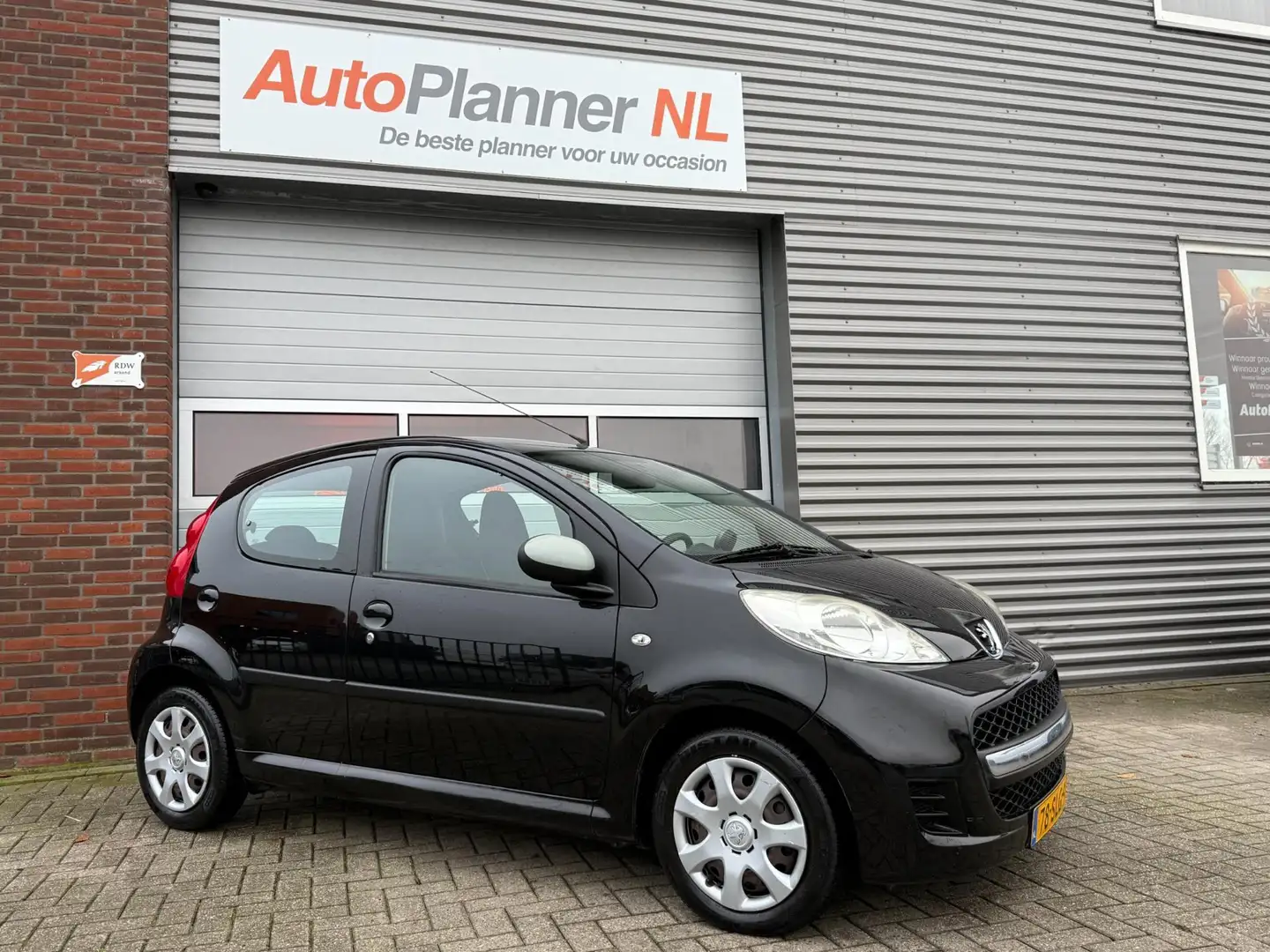 Peugeot 107 1.0-12V XS! 5-Deurs! Airco! Elek. ramen! Nero - 2