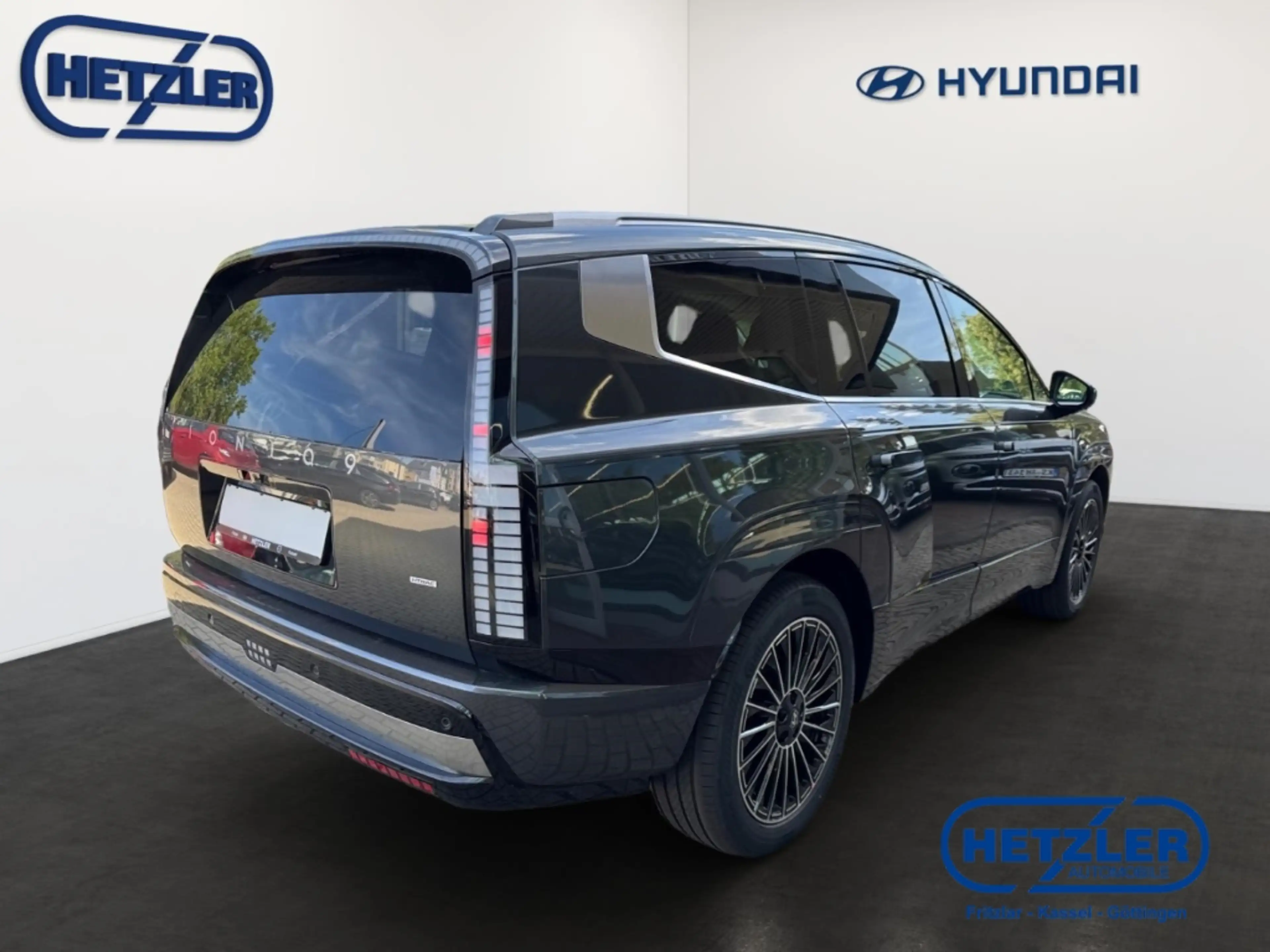 Hyundai IONIQ 9 226 kW 4WD Uniq Elektro 110 kWh HUD Niveau El. Pan — photo 4