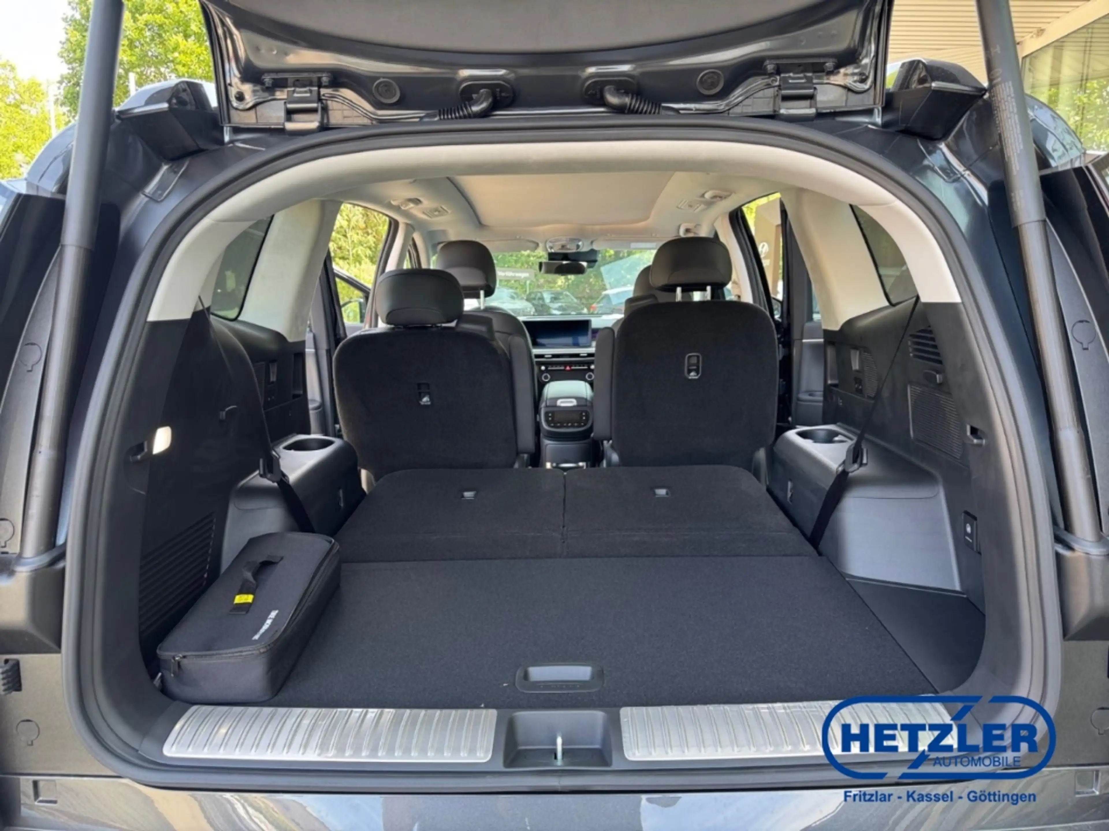 Hyundai IONIQ 9 226 kW 4WD Uniq Elektro 110 kWh HUD Niveau El. Pan — photo 11