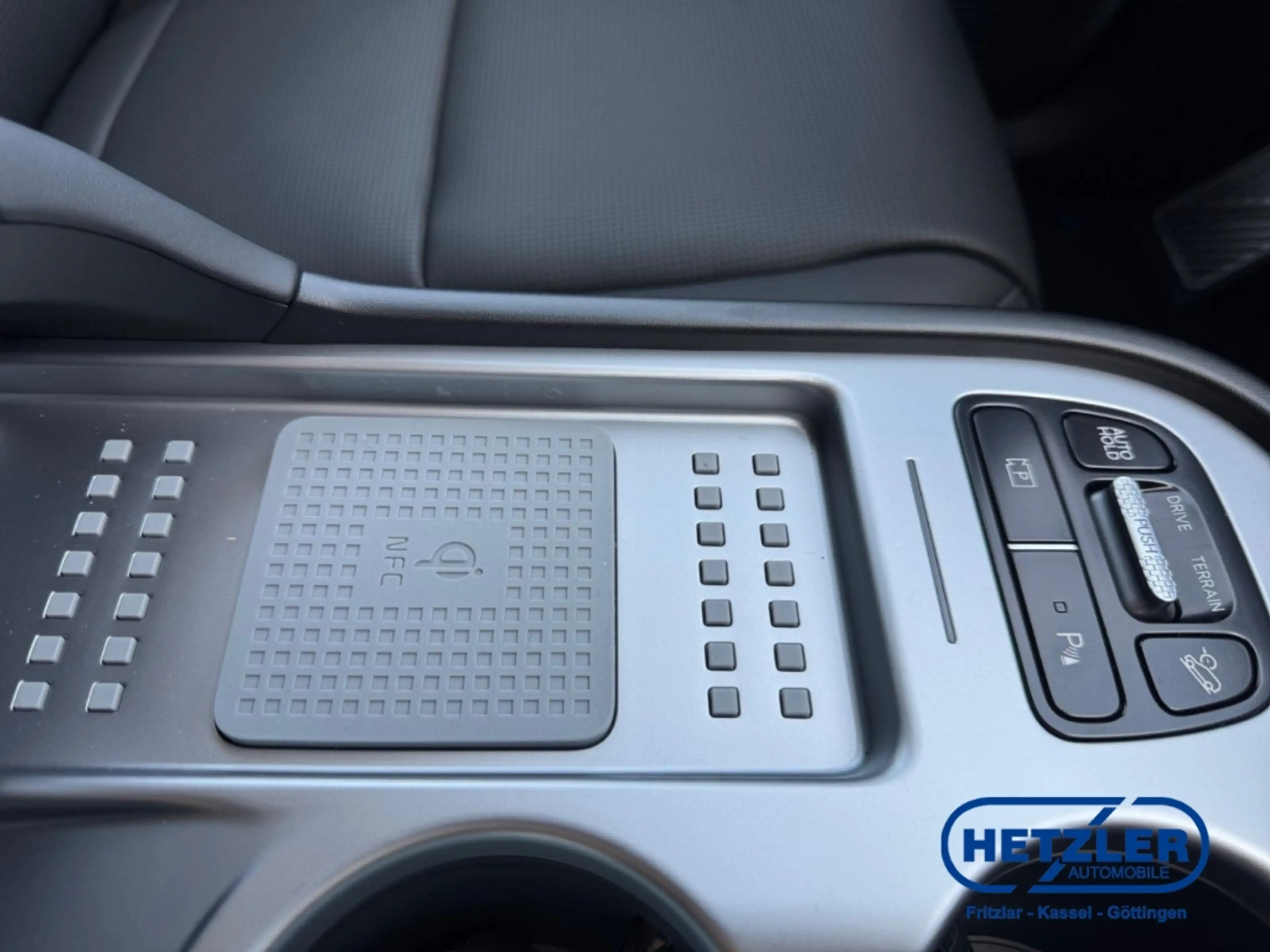Hyundai IONIQ 9 226 kW 4WD Uniq Elektro 110 kWh HUD Niveau El. Pan — photo 15