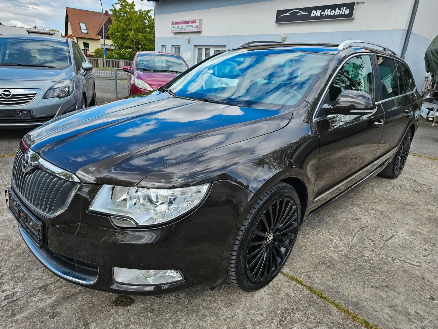 Skoda Superb Combi Laurin & Klement Keyless AHK Standh Marrón - 1