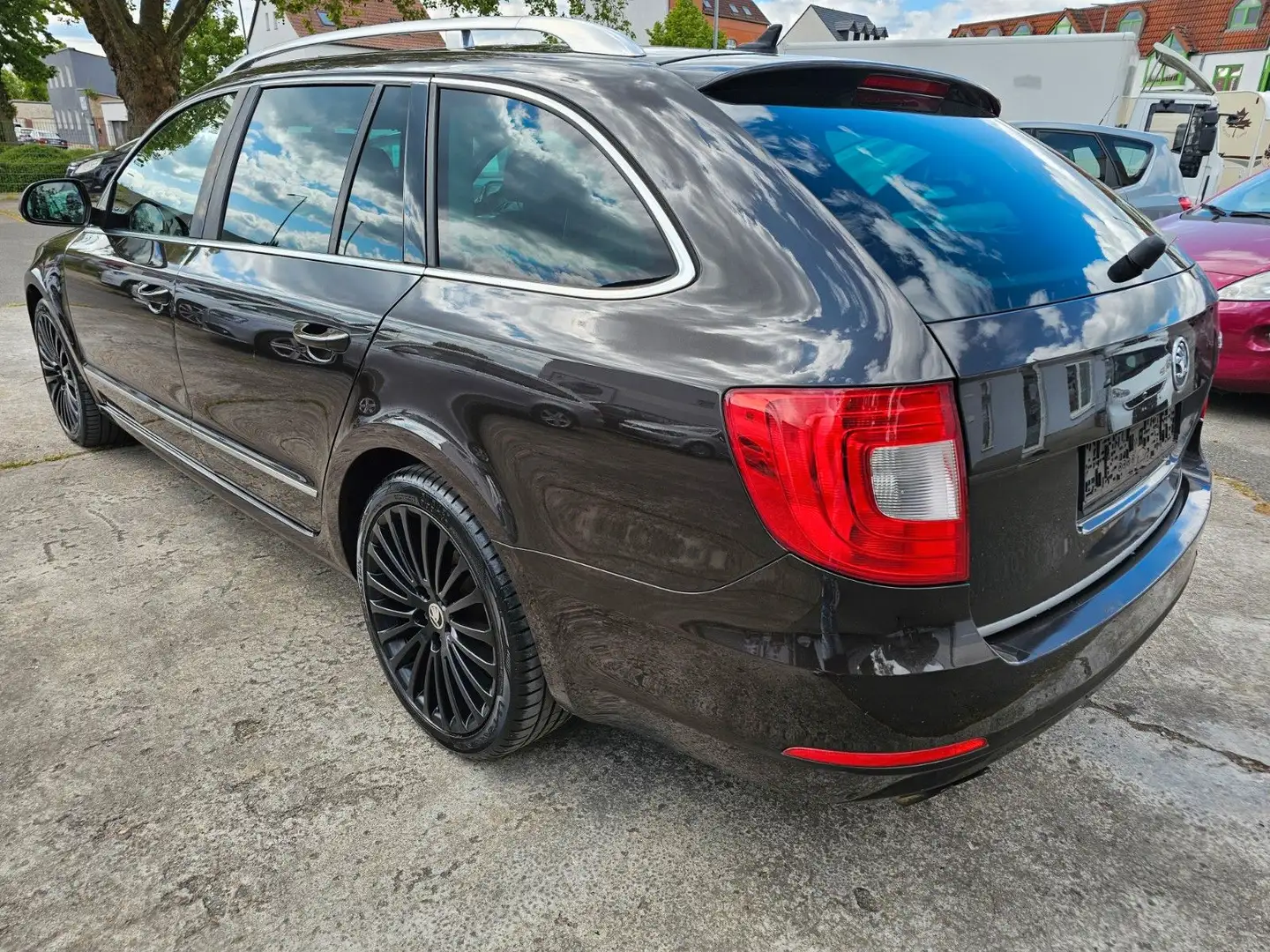 Skoda Superb Combi Laurin & Klement Keyless AHK Standh Marrón - 2