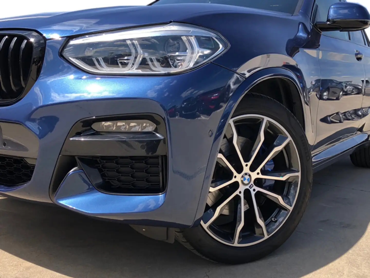 BMW X4 xDrive 30dA Blau - 2