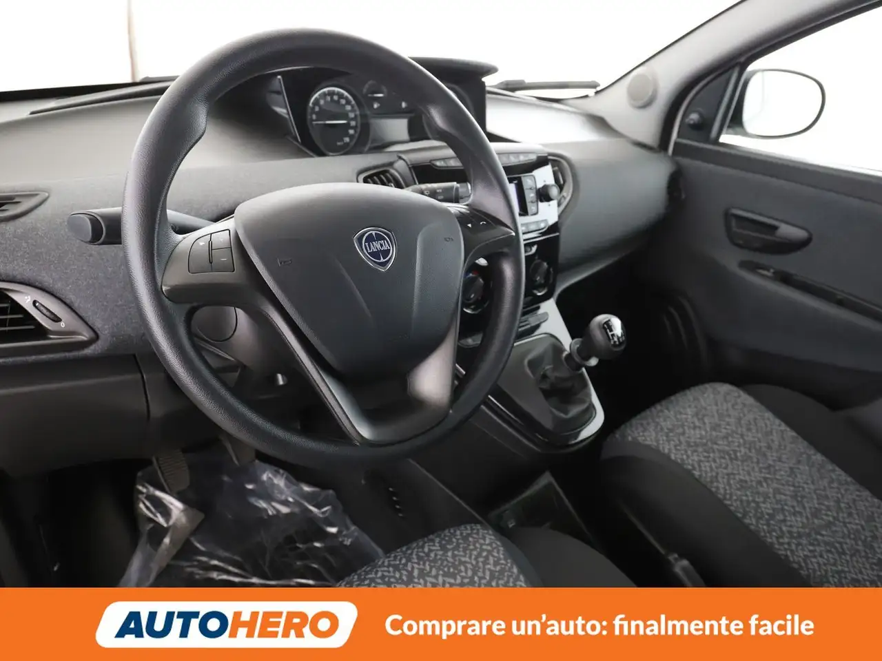 Lancia Ypsilon 2021 — фото 10