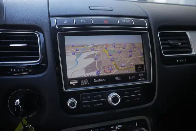 Volkswagen Touareg view 20