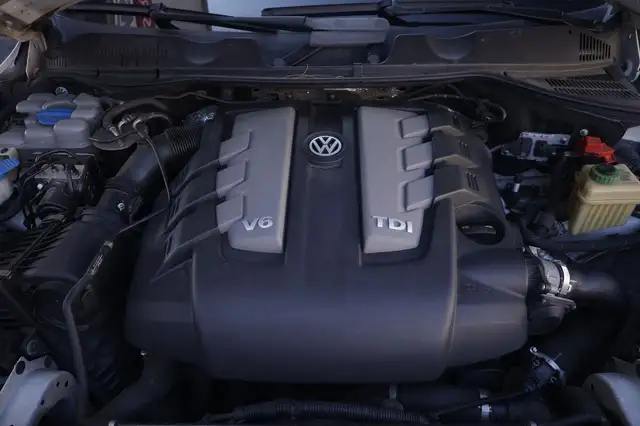 Volkswagen Touareg view 19