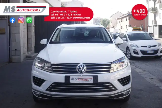 Volkswagen Touareg view 9