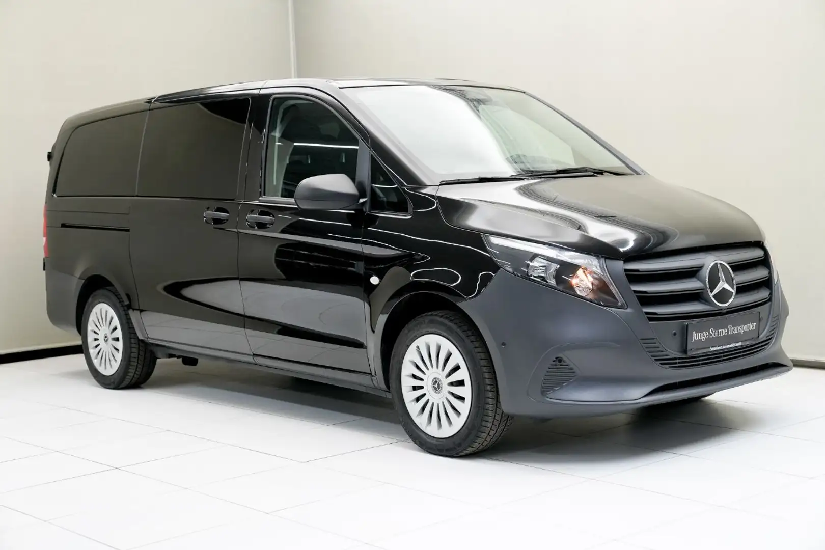 Mercedes-Benz Vito 116 CDI 4x4 Tourer PRO Lang SpurW SpurH Schwarz - 2