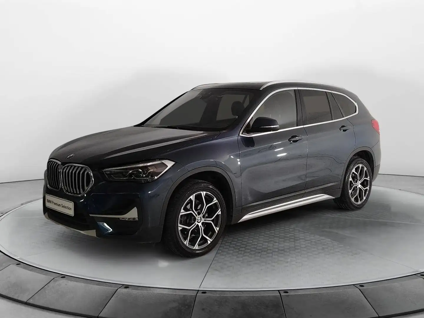 BMW X1 sDrive18d xLine Bleu - 1
