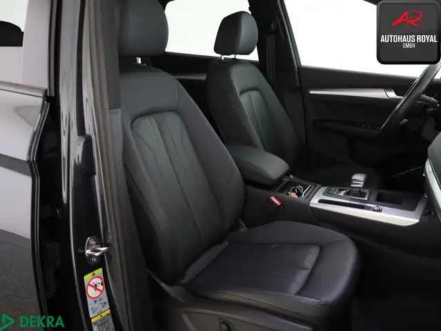 Audi Q5 view 10