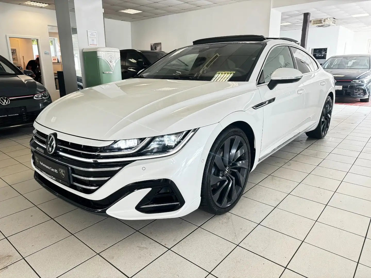 Volkswagen Arteon R-Line 4Motion Pano/STHZ/360°/DCC/ACC Weiß - 1