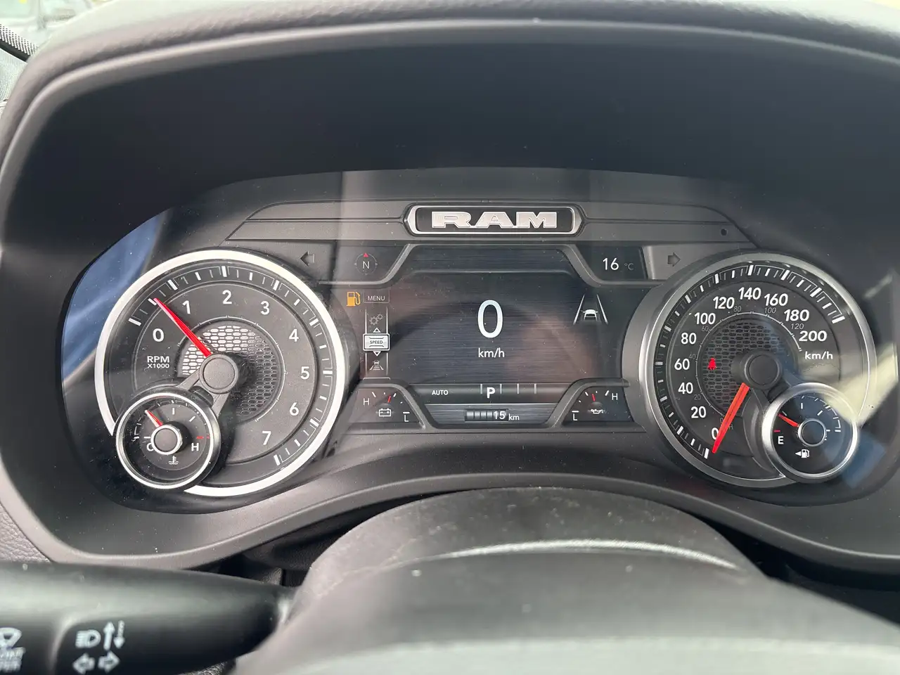 RAM 1500 снимка RAM 1500