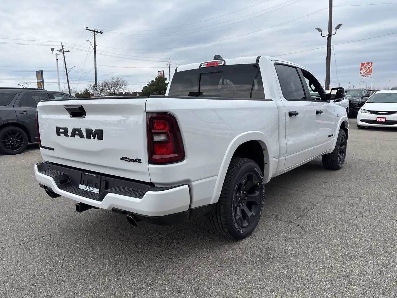 RAM 1500 снимка RAM 1500