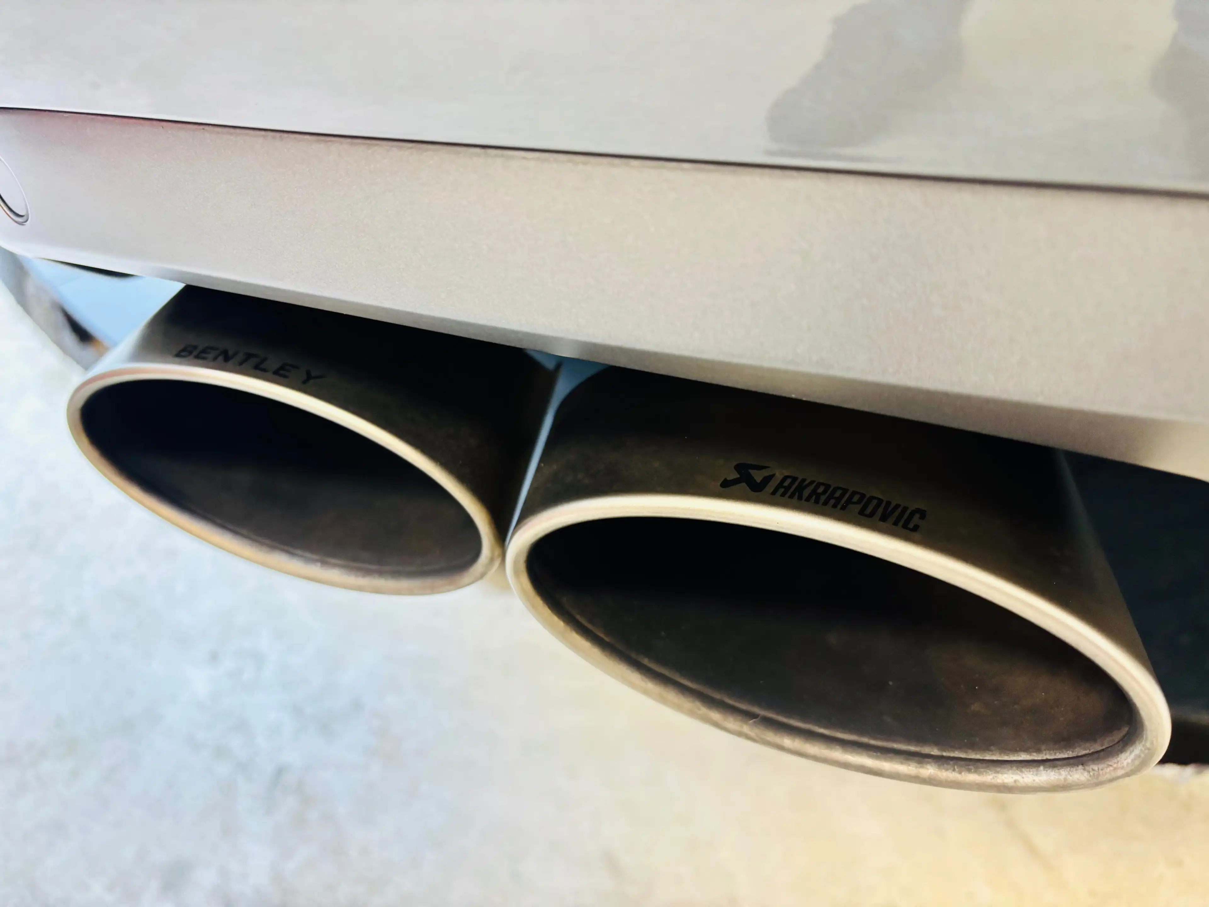 Bentley Bentayga ⚫️W12 TWIN TURBO⚫️AKRAPOVIC EXHAUST⚫️PANO — photo 11